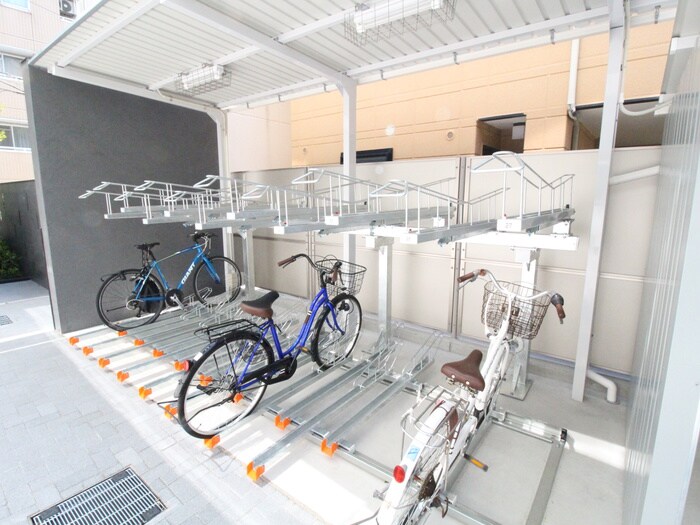 物件外観写真5　(駐輪場)