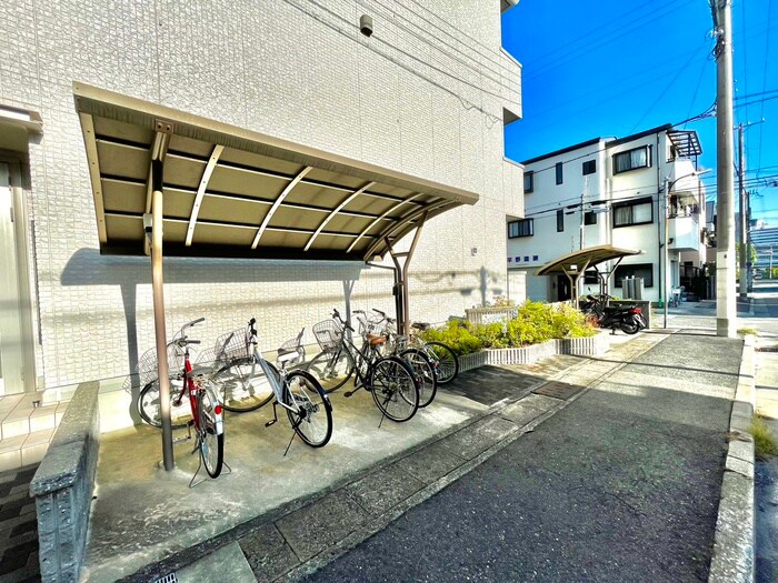 物件外観写真3　(駐輪場)