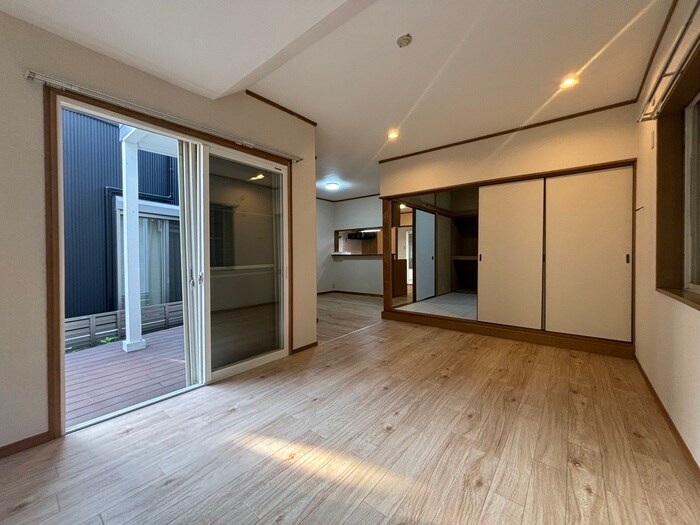 物件内観写真3　(居室)