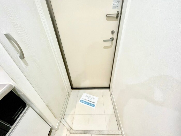 物件内観写真17　(玄関)