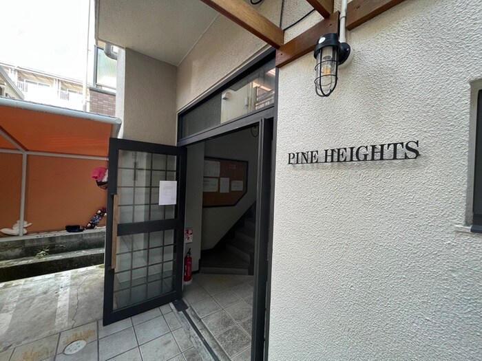 物件外観写真6　(エントランス部分)