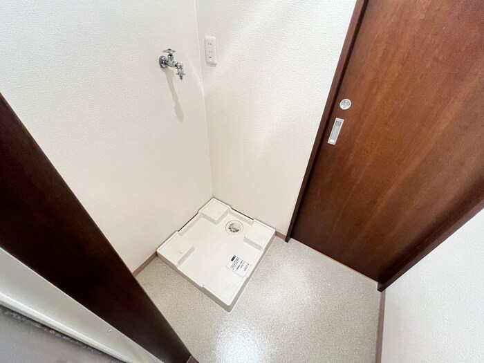 物件内観写真10　(洗濯機置場)