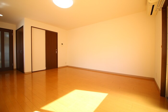 物件内観写真11　(居室)