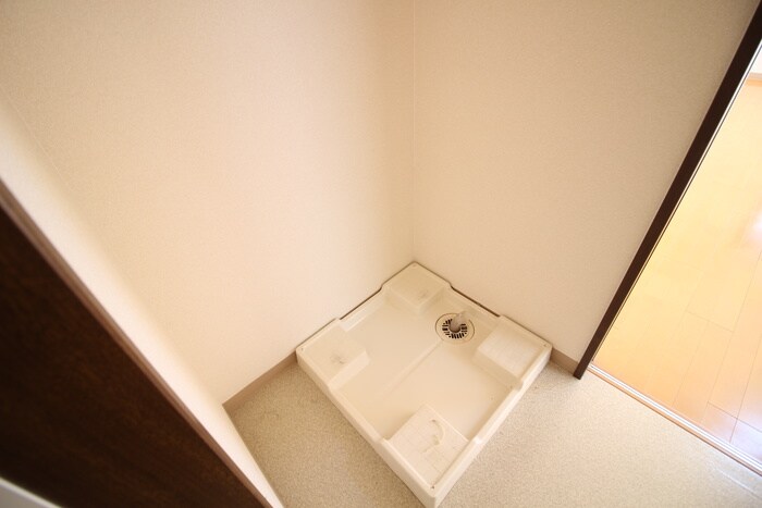 物件内観写真15　(洗濯機置場)