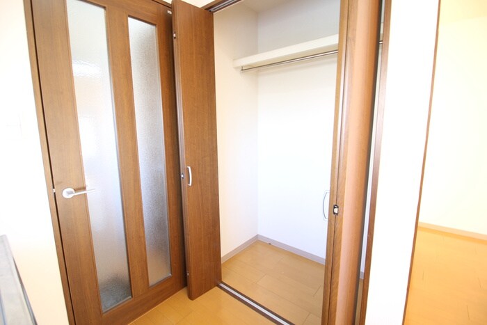 物件内観写真18　(収納)