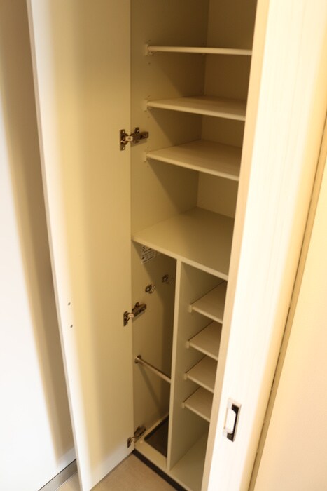 物件内観写真14　(靴箱)