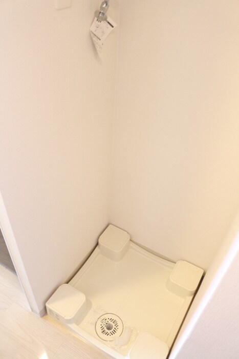 物件内観写真15　(洗濯機置場)