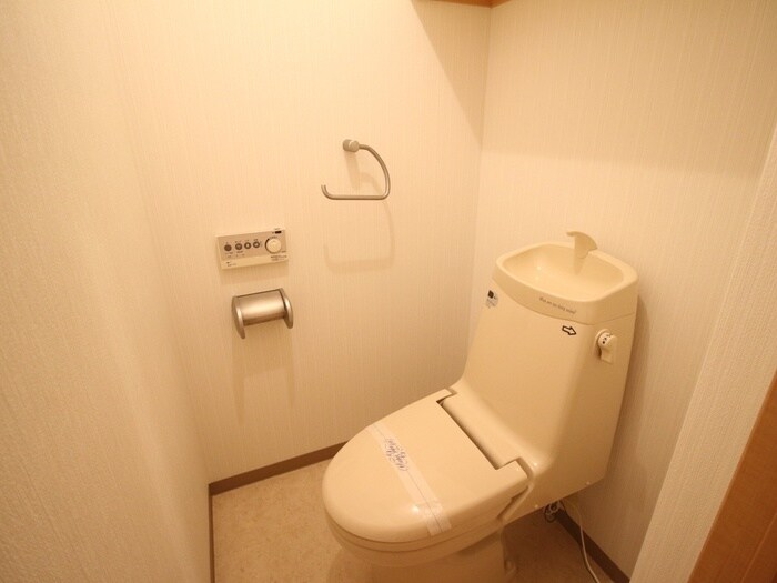 物件内観写真14　(トイレ)