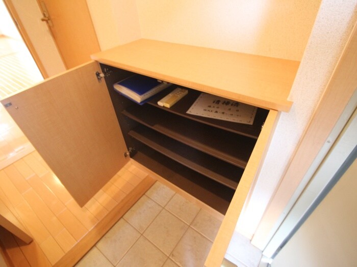 物件内観写真16　(靴箱)