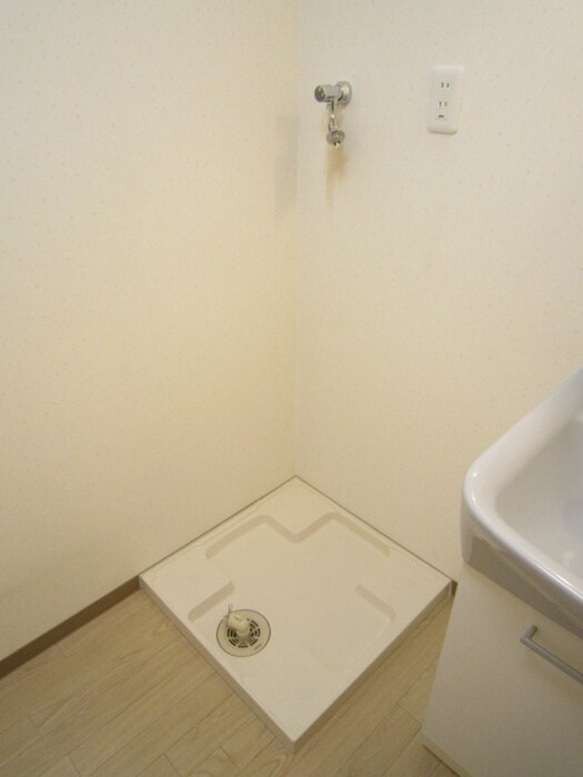 物件内観写真17　(洗濯機置場)