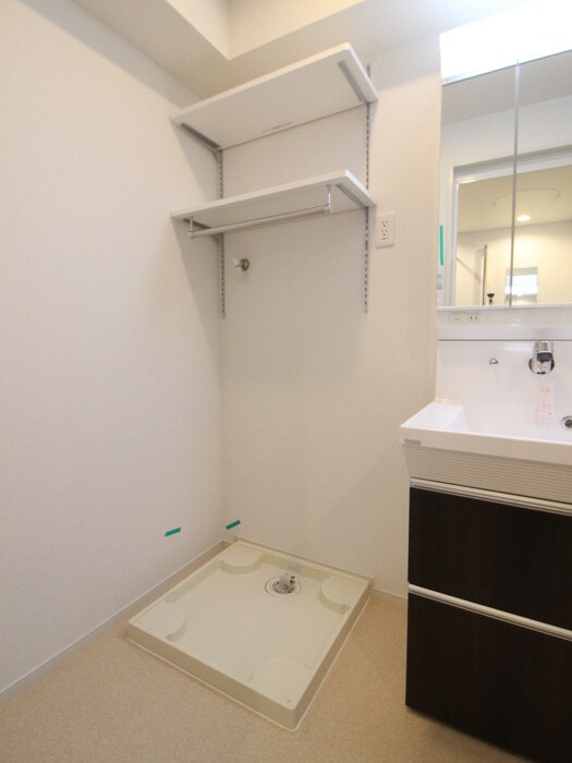 物件内観写真16　(洗濯機置場)