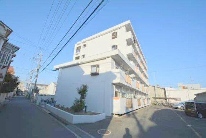 物件外観写真5　(駐車場)