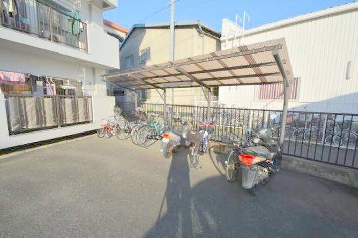 物件外観写真6　(駐輪場)