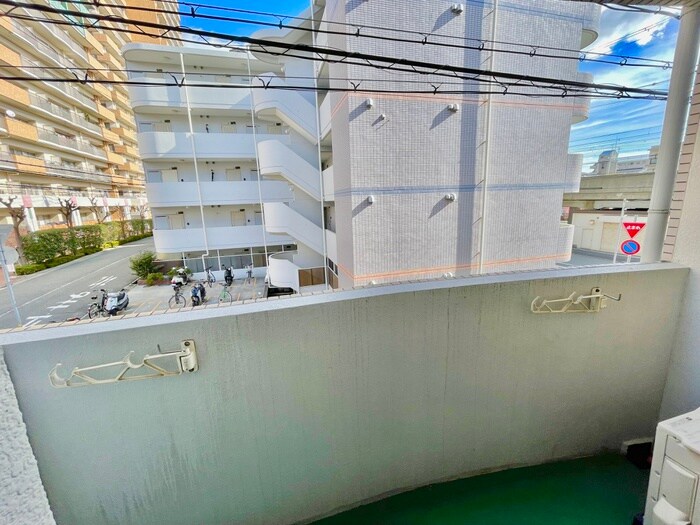 物件内観写真16　(室内からの展望)