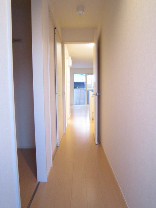 物件内観写真13　(玄関)