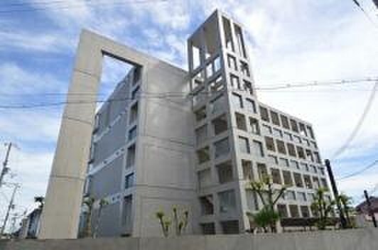 物件外観写真4　(エントランス部分)