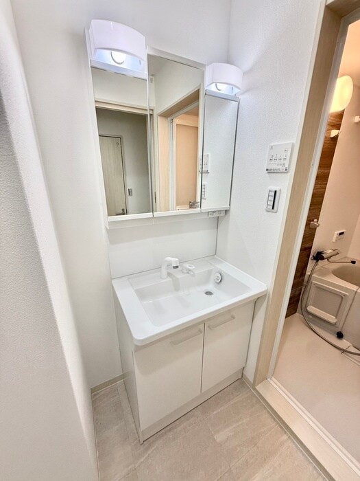 物件内観写真12　(洗面)