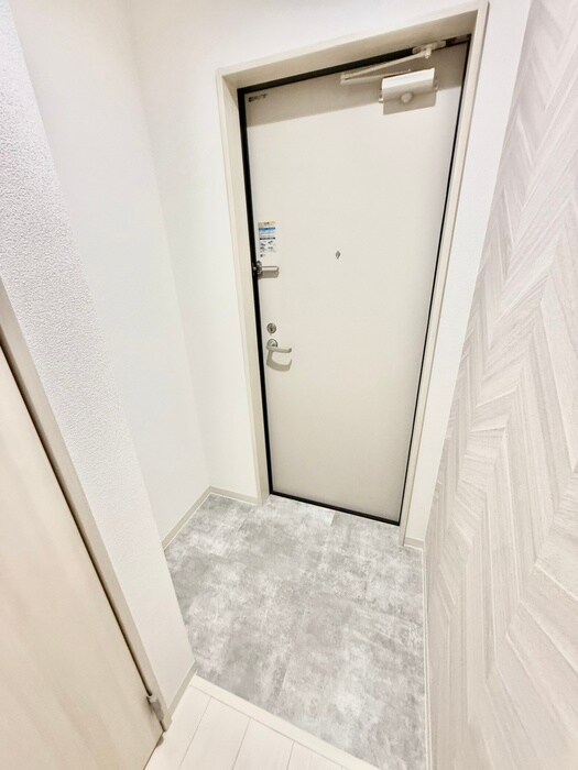 物件内観写真16　(玄関)