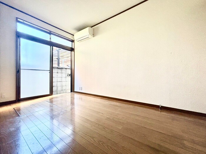 物件内観写真4　(居室)