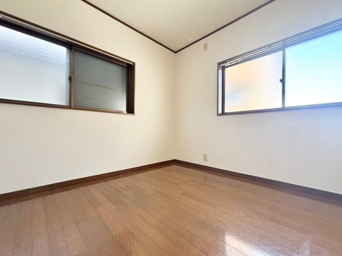 物件内観写真8　(居室)