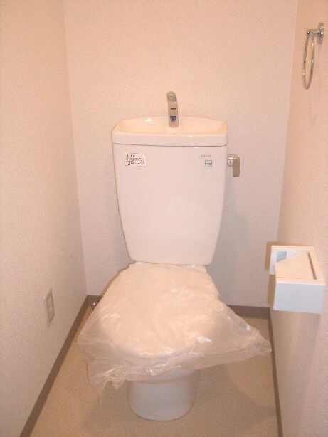 物件内観写真13　(トイレ)