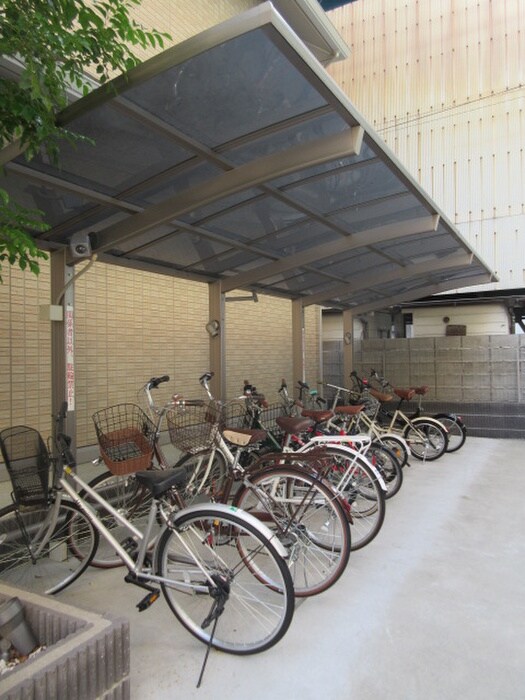 物件外観写真3　(駐輪場)
