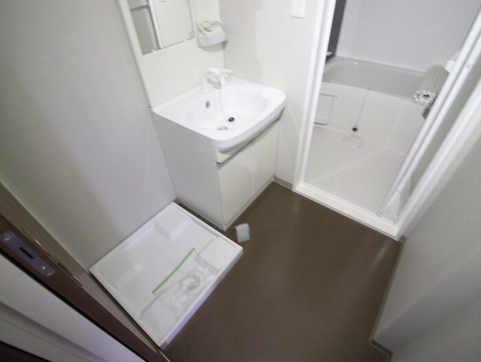 物件内観写真14　(洗濯機置場)