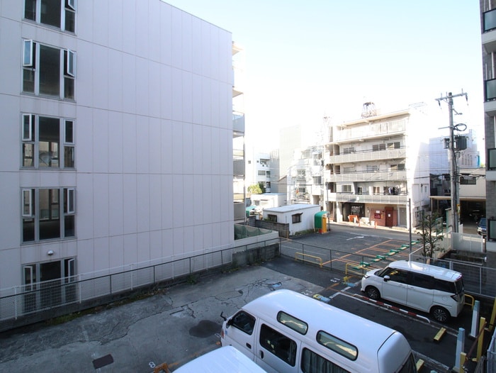 物件内観写真22　(室内からの展望)