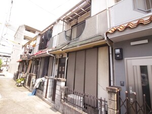 新在家南町テラスハウス外観写真
