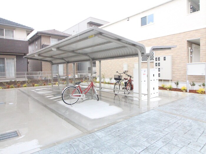 物件外観写真5　(駐輪場)