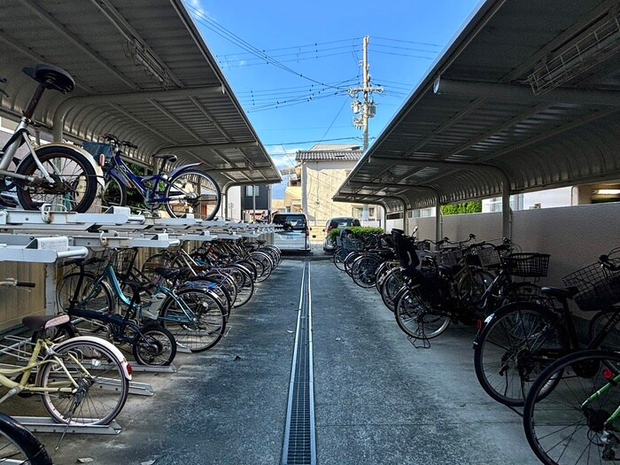 物件外観写真6　(駐輪場)