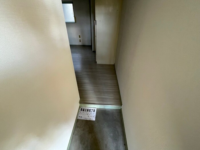 物件内観写真7　(玄関)
