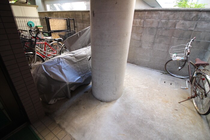 物件外観写真5　(駐輪場)