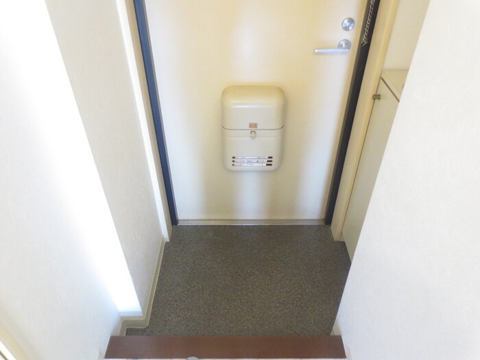 物件内観写真13　(玄関)