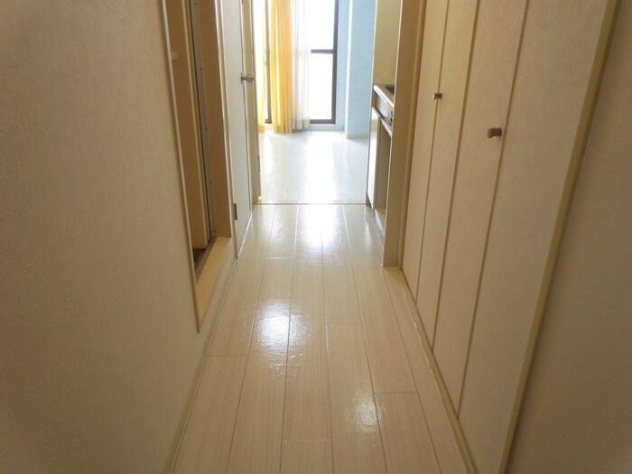 物件内観写真18　(廊下)