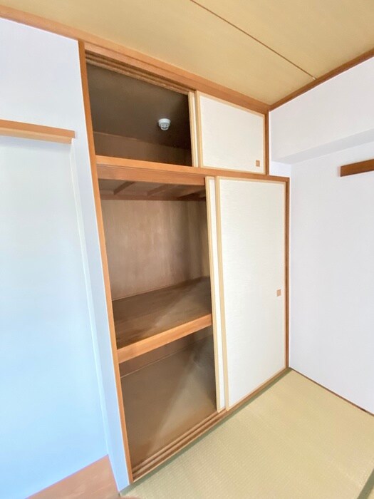 物件内観写真12　(収納)