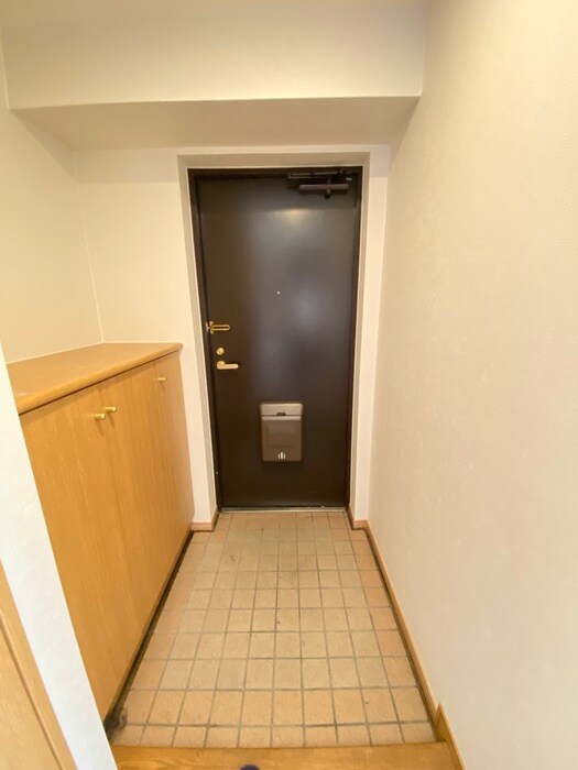 物件内観写真16　(玄関)