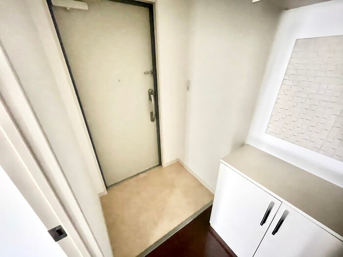 物件内観写真18　(玄関)