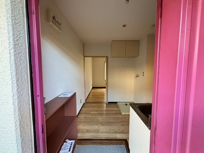 物件内観写真6　(玄関)