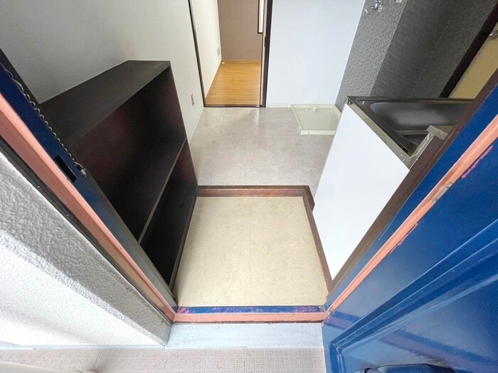 物件内観写真6　(玄関)