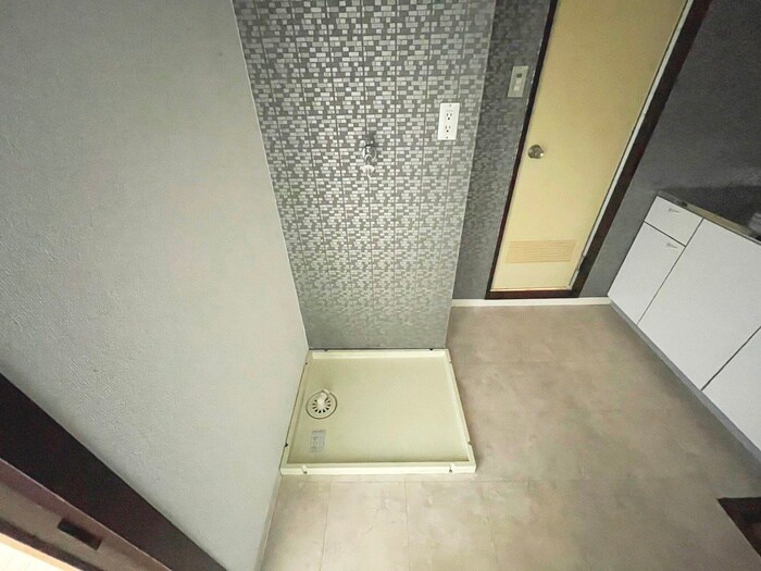 物件内観写真13　(洗濯機置場)