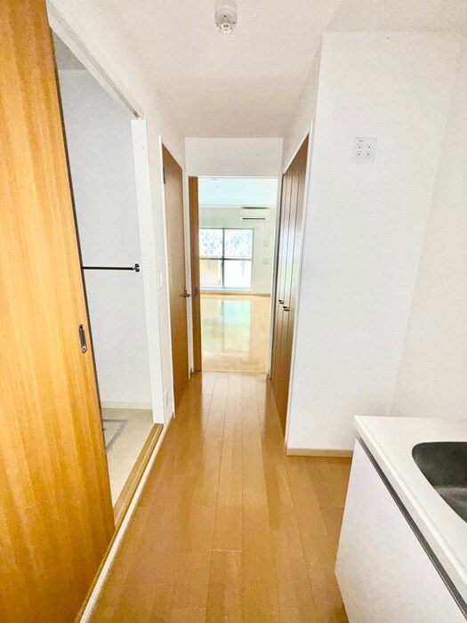 物件内観写真12　(廊下)