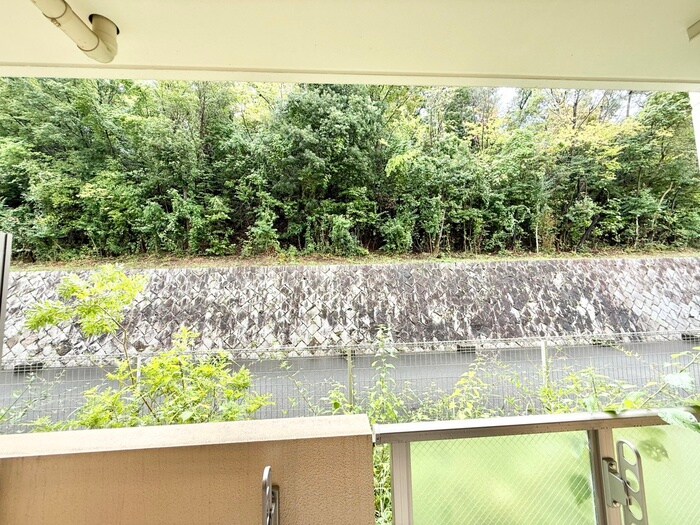 物件内観写真20　(室内からの展望)