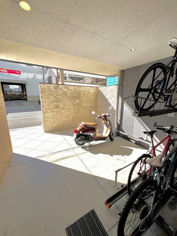 バイク置き場