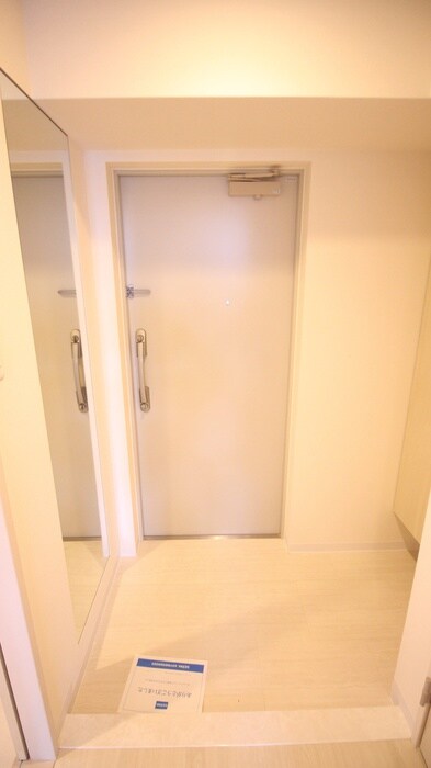 物件内観写真11　(玄関)