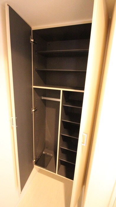 物件内観写真12　(収納)