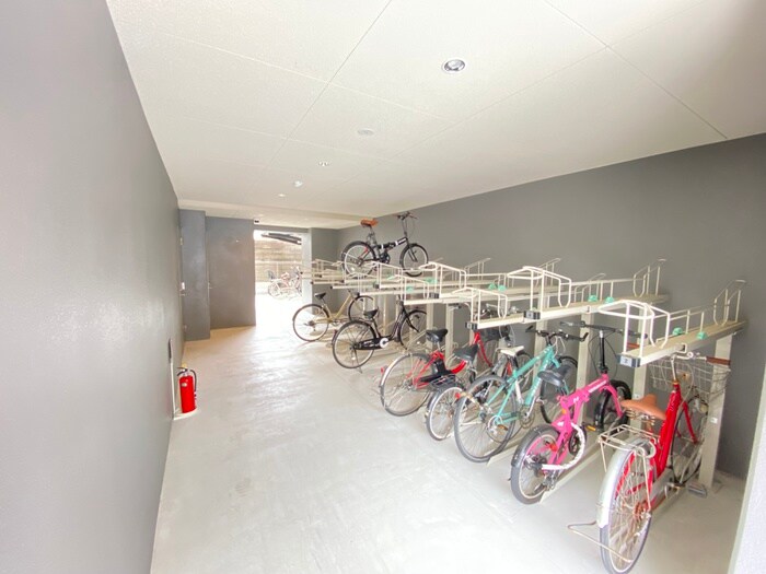 物件外観写真3　(駐輪場)