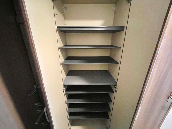 物件内観写真13　(靴箱)