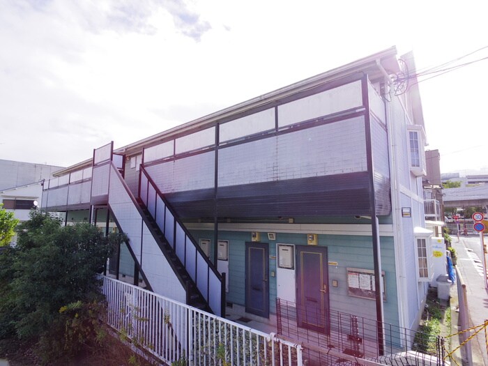 物件外観写真3　(エントランス部分)