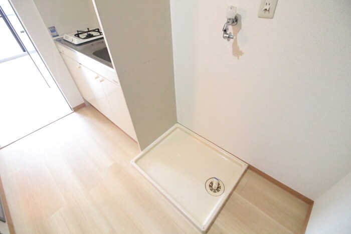 物件内観写真13　(洗濯機置場)